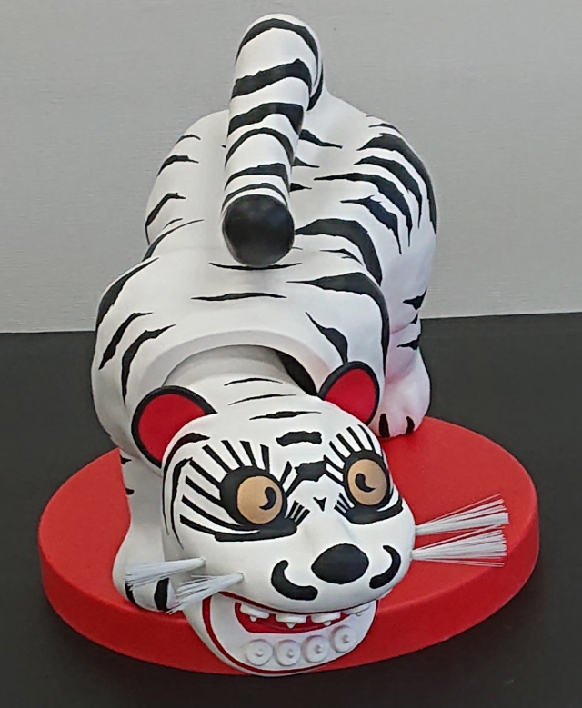寅 正面